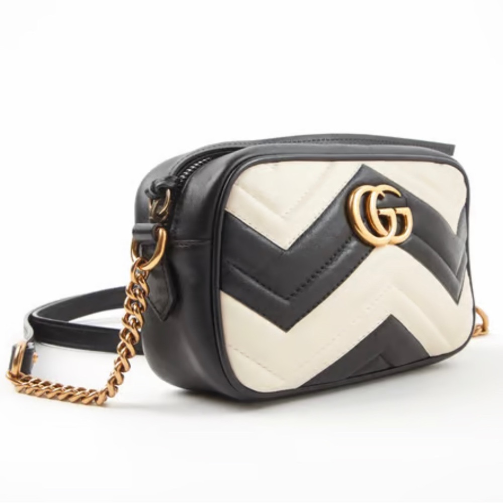 GUCCI GG Marmont Camera Crossbody Bag in Two Tone Black/White Chevron - Picture 5 of 15